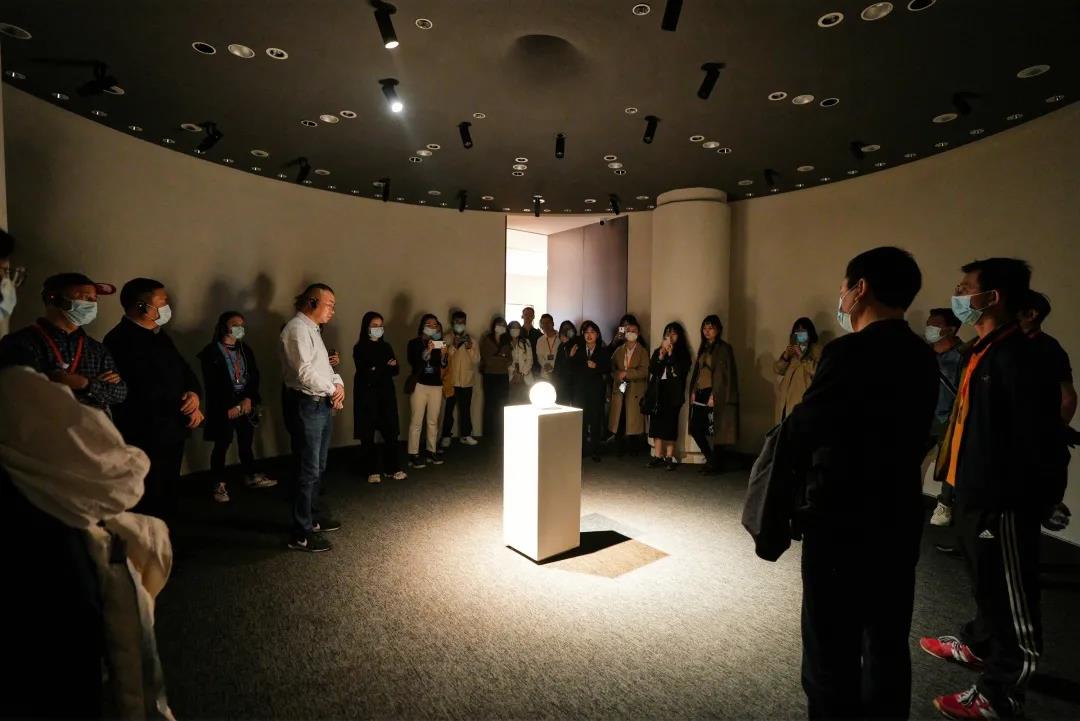 鋁材廠選擇’亮眼’噴塑設(shè)備廠家有什么必備條件?