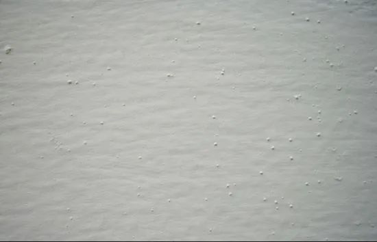 鋁型材噴涂設(shè)備粉末靜電噴涂表面顆粒成因及其應(yīng)對措施 鋁型材噴涂設(shè)備粉末靜電噴涂表面顆粒成因及其應(yīng)對措施