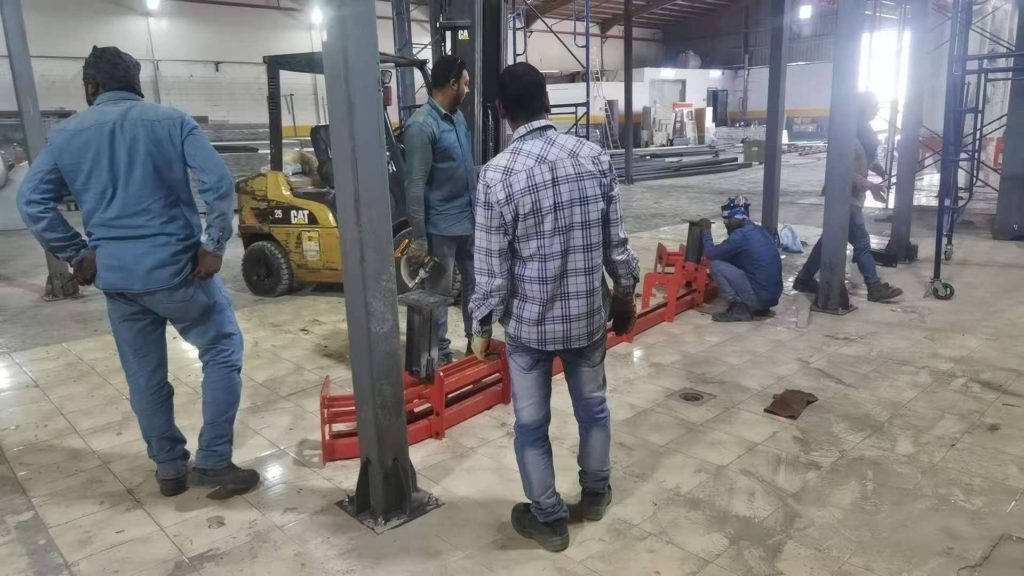 新月涂裝沙特核心項目--積放鏈輸送噴涂線有序安裝中 新月涂裝沙特核心項目--積放鏈輸送噴涂線有序安裝中